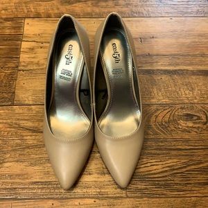Women shoes size 7